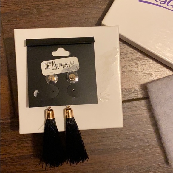 Tassel stone earrings - Picture 2 of 2